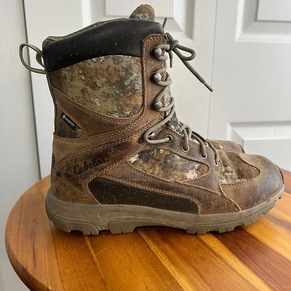 Cabela’s‎ 9 inch silent stalk leather camo boots size 8D
